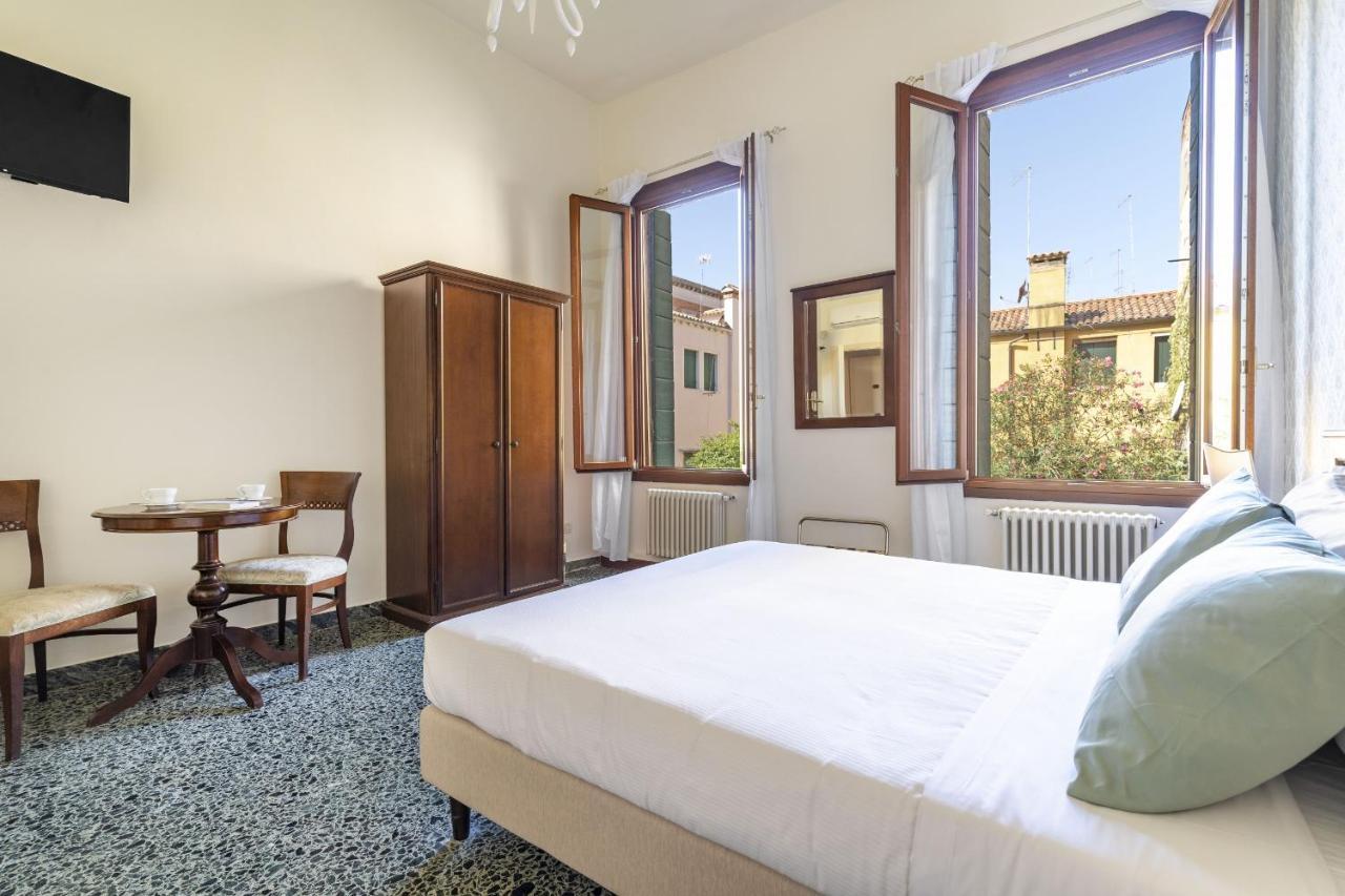 Residenza Centopietre - Dorsoduro By Wonderful Italy เวนิส ภายนอก รูปภาพ