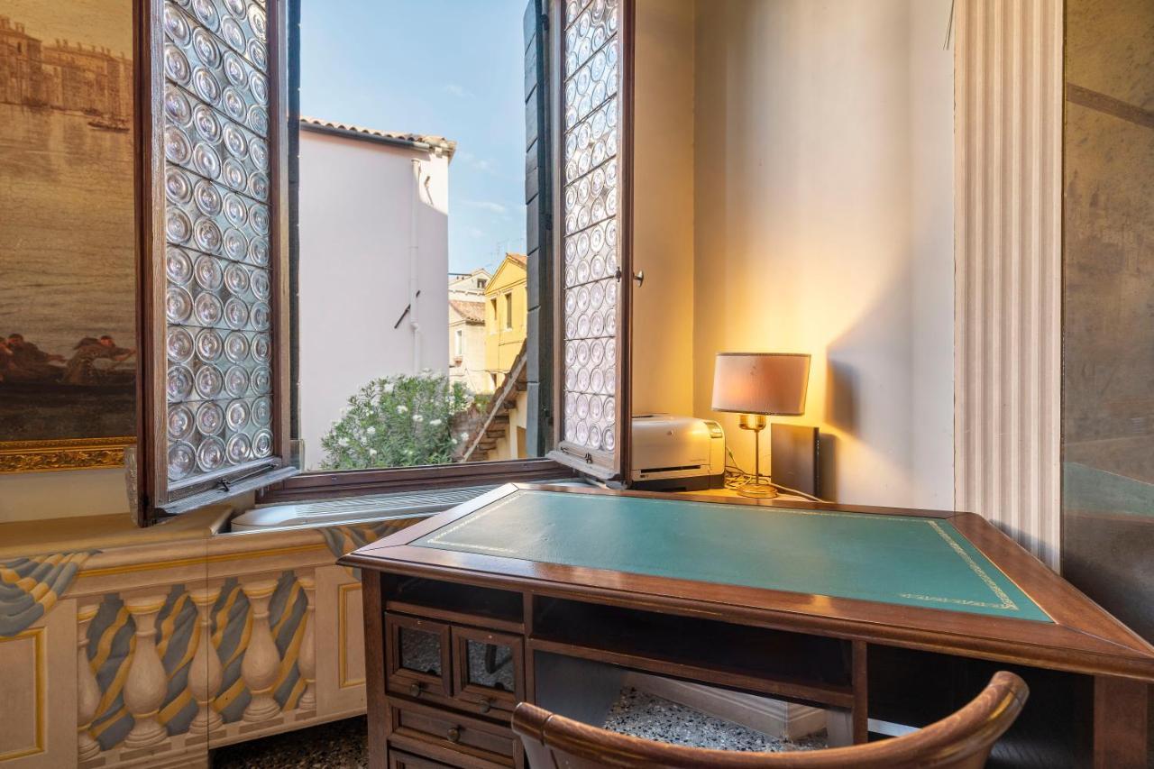 Residenza Centopietre - Dorsoduro By Wonderful Italy เวนิส ภายนอก รูปภาพ
