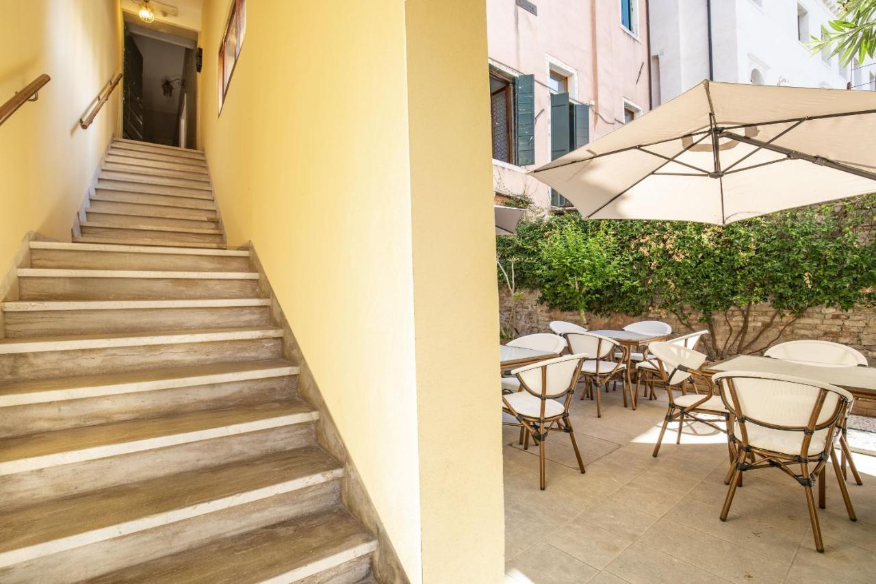 Residenza Centopietre - Dorsoduro By Wonderful Italy เวนิส ภายนอก รูปภาพ